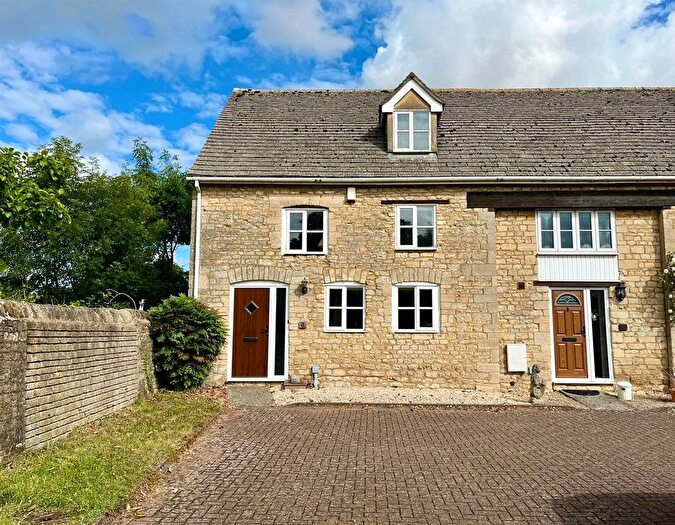 3 Bedroom End Of Terrace House For Sale In Wolsey Court, Woodstock, OX20