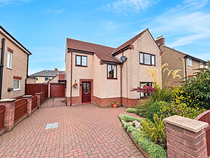 3 Bedroom Detached House For Sale In Haddon Road, Buxton, Derbyshire, SK17