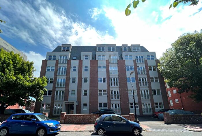 2 Bedroom Flat To Rent In Esher House, St Leonards Road, BN21