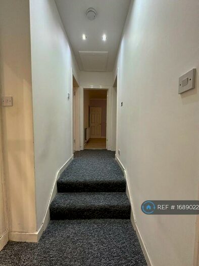 3 Bedroom Flat To Rent In Croftpark Avenue, Glasgow, G44