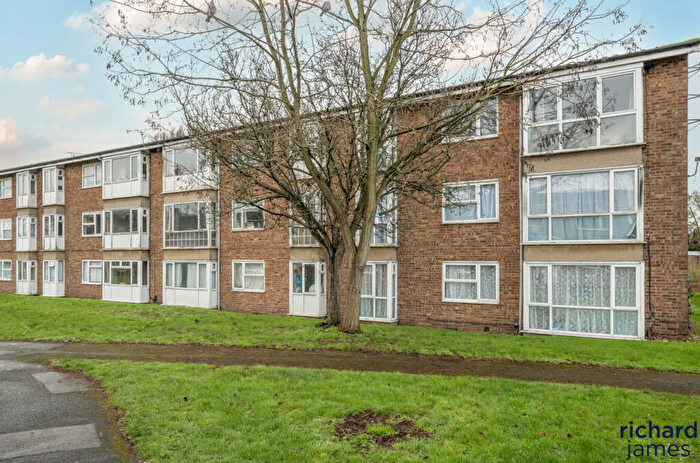 2 Bedroom Flat For Sale In Lime Kiln, Royal Wootton Bassett, SN4
