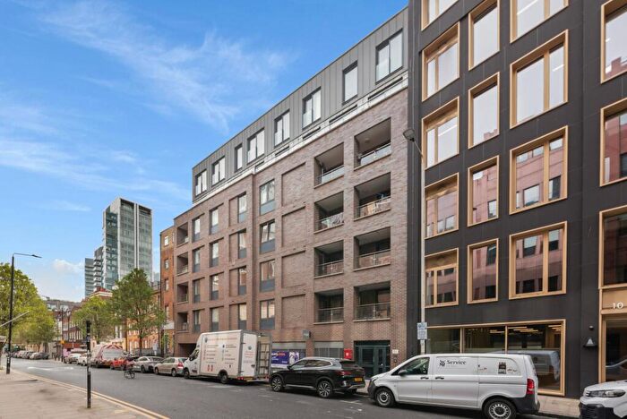 2 Bedroom Apartment For Sale In Lattice House, Alie Street, London, E1