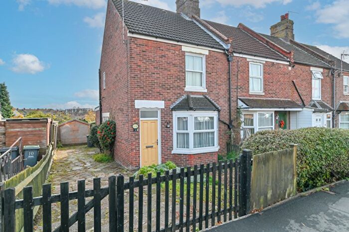 2 Bedroom End Terrace House For Sale In New Road, Bedhempton, PO9