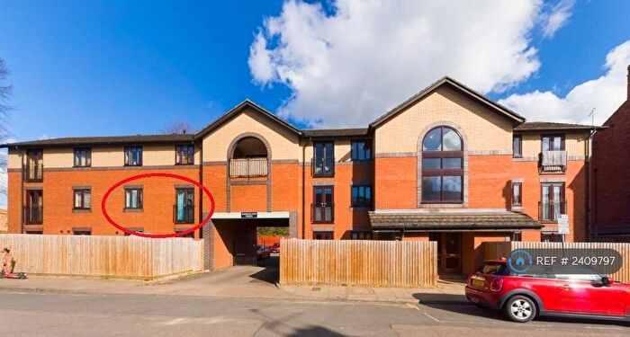 1 Bedroom Flat To Rent In Palmerston Court, Northampton, NN1