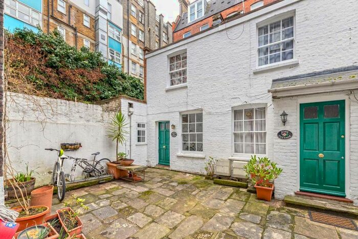 1 Bedroom Semi-Detached House To Rent In Old Gloucester Street, London, WC1N