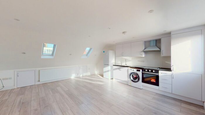 1 Bedroom Flat To Rent In Bathurst Walk, Iver, SL0