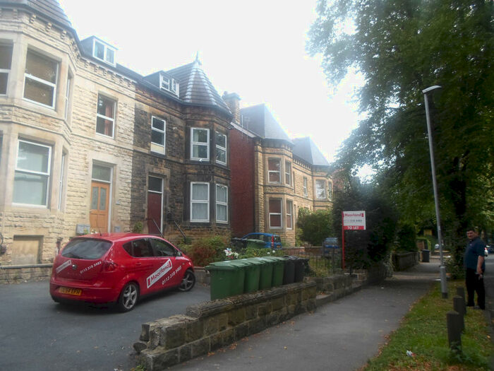 1 Bedroom Flat To Rent In Harehills Avenue, Leeds, LS8