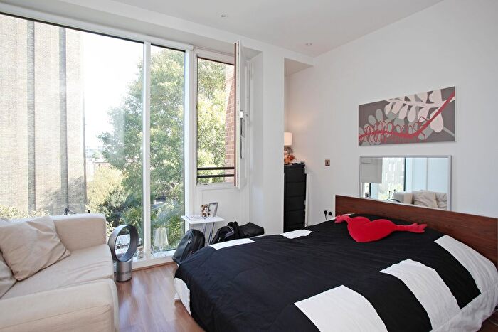 1 Bedroom Flat To Rent In Cubitt Building, Grosvenor Waterside London, SW1W