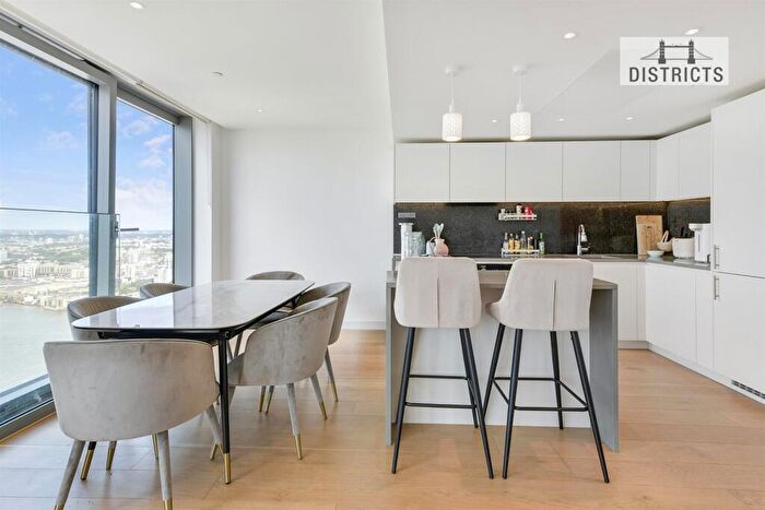 2 Bedroom Apartment For Sale In Landmark Pinnacle, Marsh Wall, E14