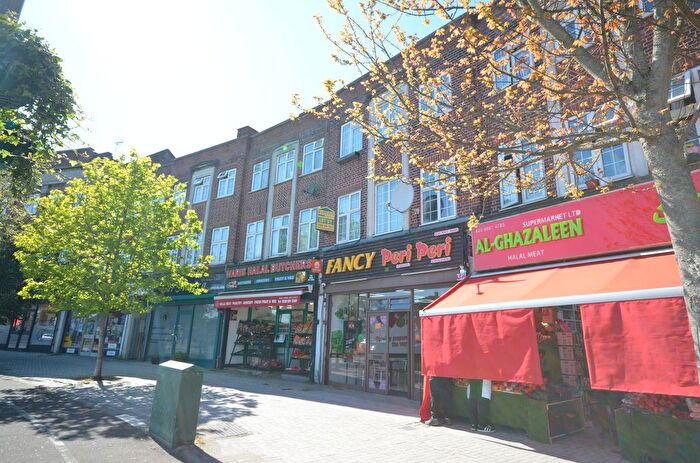 4 Bedroom Flat For Sale In Belmont Circle, Kenton Lane, HA3