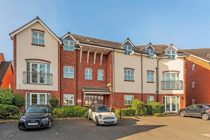 2 Bedroom Flat To Rent In Claremont House, Poplar Road, Dorridge, B93