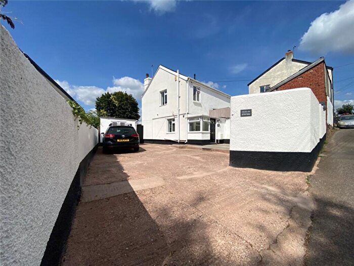 4 Bedroom Detached House For Sale In New Street, Cullompton, Devon, EX15