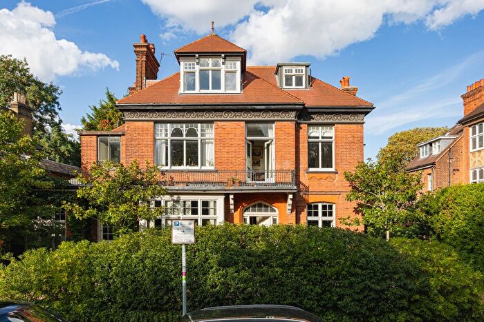 2 Bedroom Flat To Rent In Keswick Road, London, SW15