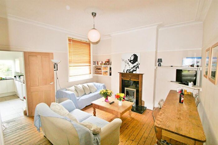 5 Bedroom Semi Detached House To Rent In Stanmore Road, Burley, Leeds, LS4
