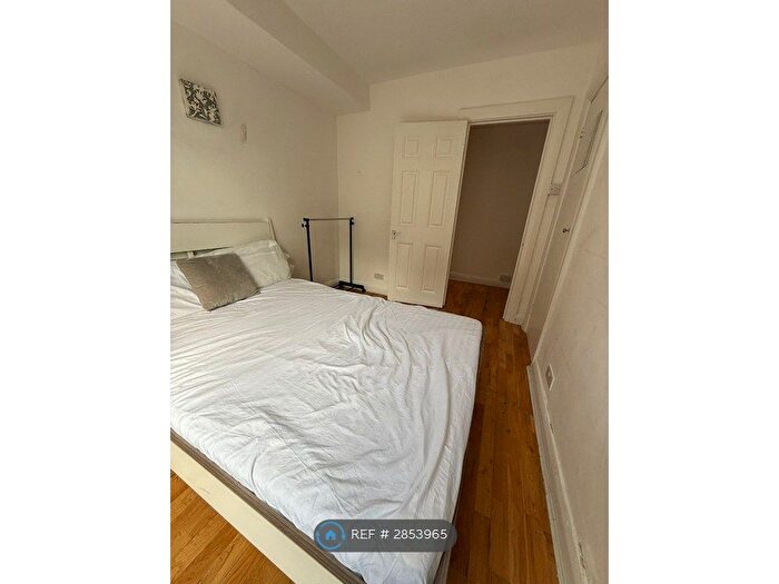 2 Bedroom Flat To Rent In Park West, London, W2