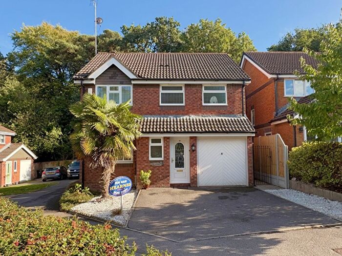 4 Bedroom Detached House For Sale In Martingale Close, Upton, Poole, BH16