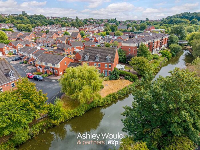 3 Bedroom Link Detached House For Sale In Kererwin Close, Cradley Heath, B64