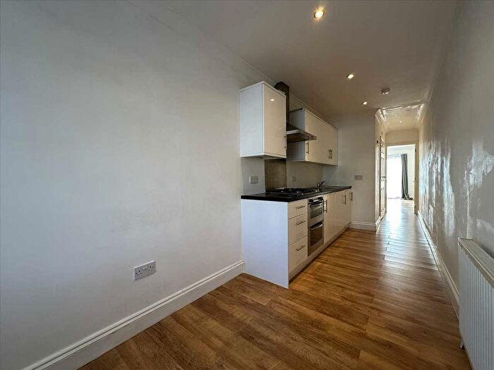 1 Bedroom Flat To Rent In Kenmore Avenue, Harrow, HA3