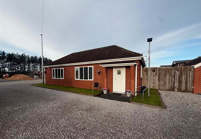 3 Bedroom Bungalow To Rent In Thorne Road, Austerfield, Doncaster, DN10