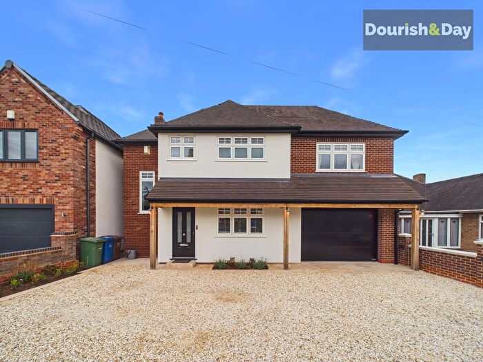 4 Bedroom Detached House For Sale In Dartmouth Avenue, Cannock, WS11
