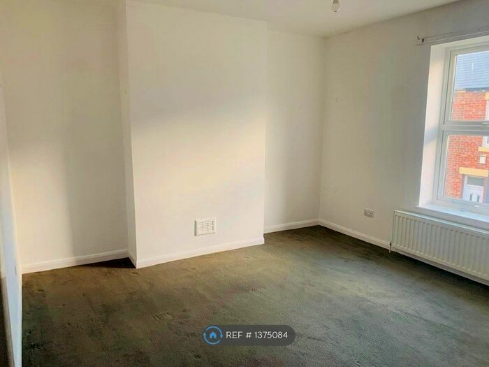 2 Bedroom Flat To Rent In Derby Street, Jarrow, NE32