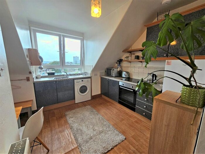 2 Bedroom Flat To Rent In Urquhart Road, City Centre, Aberdeen, AB24