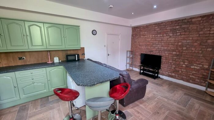 4 Bedroom End Of Terrace House To Rent In Carlton Avenue, Rusholme, Manchester, M14