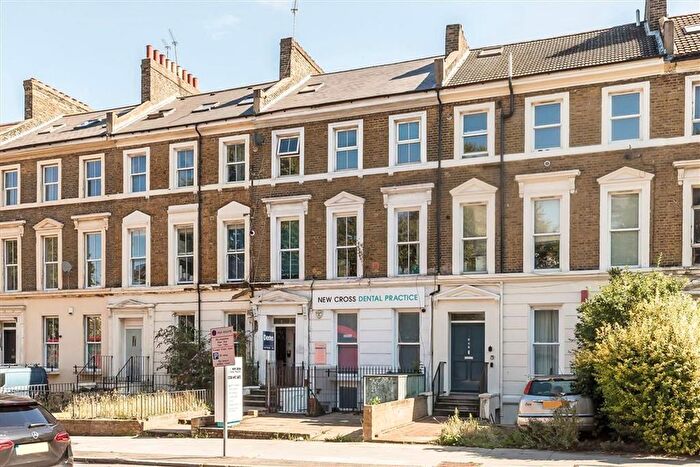 3 Bedroom Flat To Rent In Lewisham Way, New Cross, SE14