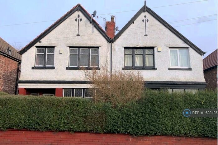 3 Bedroom Semi-Detached House To Rent In Lichfield Drive, Prestwich, Manchester, M25