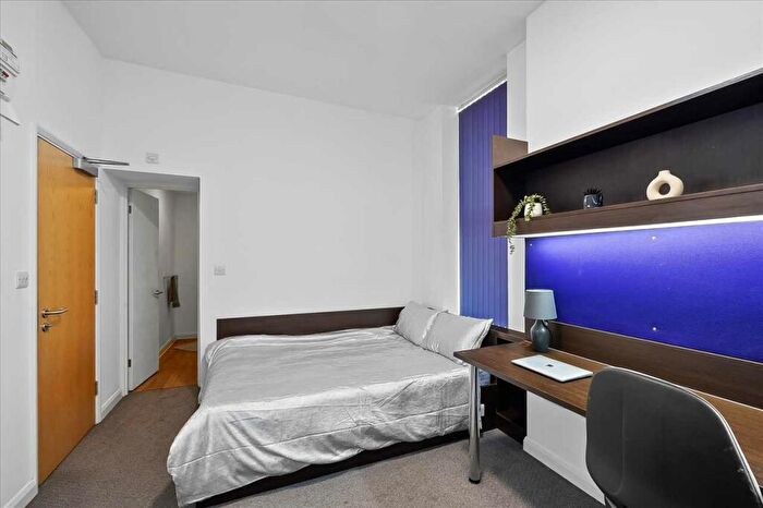 1 Bedroom End Of Terrace House To Rent In The Square, / North Road East, Plymouth, PL4