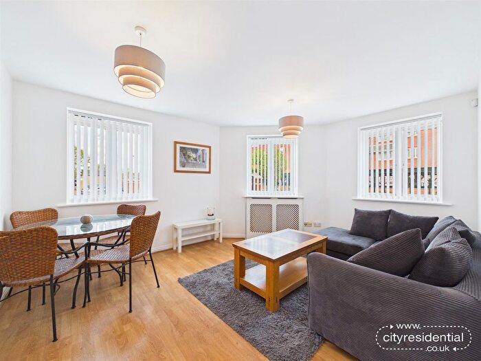 2 Bedroom Flat For Sale In Quebec Quay, Liverpool, L3