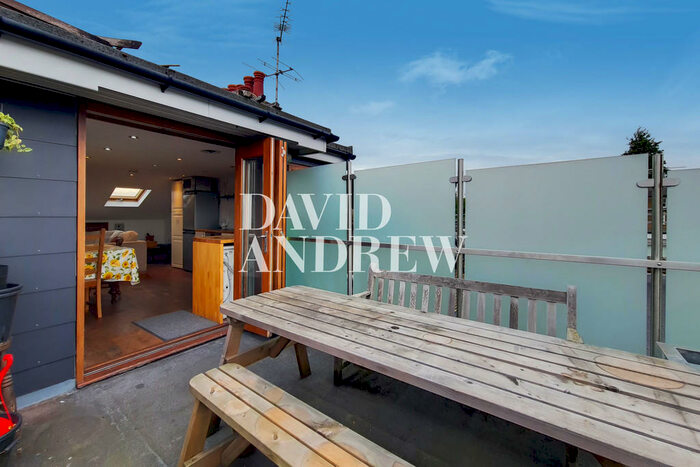 2 Bedroom Maisonette To Rent In Almington Street, N4