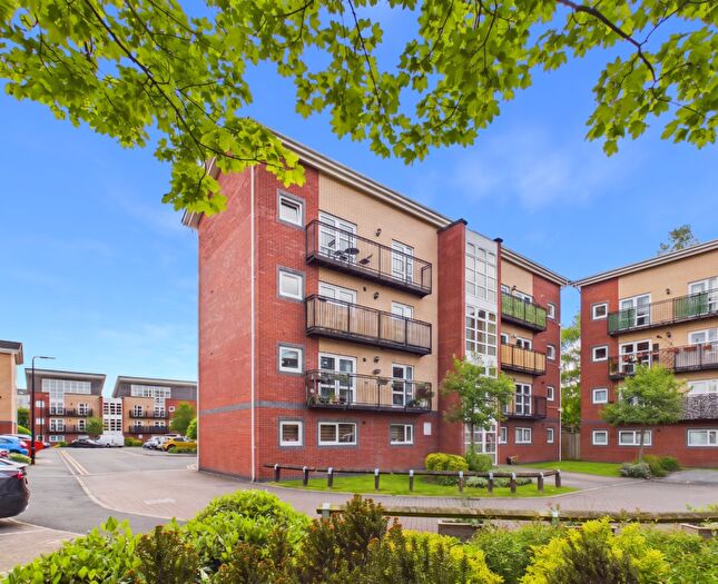2 Bedroom Apartment To Rent In Wharf Road, Sale, M33