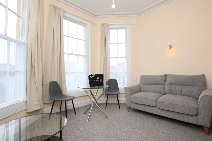 1 Bedroom Flat To Rent In Charlotte Street, Bath, BA1