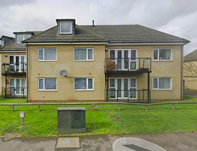 2 Bedroom Flat To Rent In Gloucester Court, Hatfield, Hertfordshire, AL10