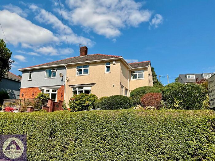 3 Bedroom Semi-Detached House For Sale In Rose Heyworth Road, Abertillery, NP13
