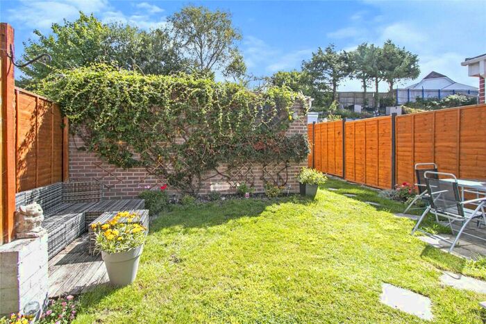 3 Bedroom End Of Terrace House For Sale In Carisbrooke Crescent, Poole, BH15