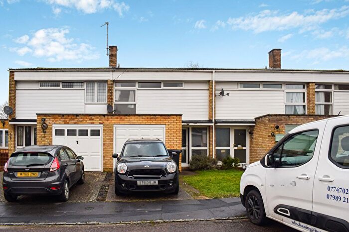 3 Bedroom Terraced House To Rent In Willow Close, Garsington, OX44