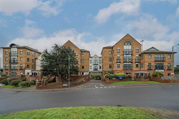 Studio To Rent In Brent Cross Gardens, London, NW4