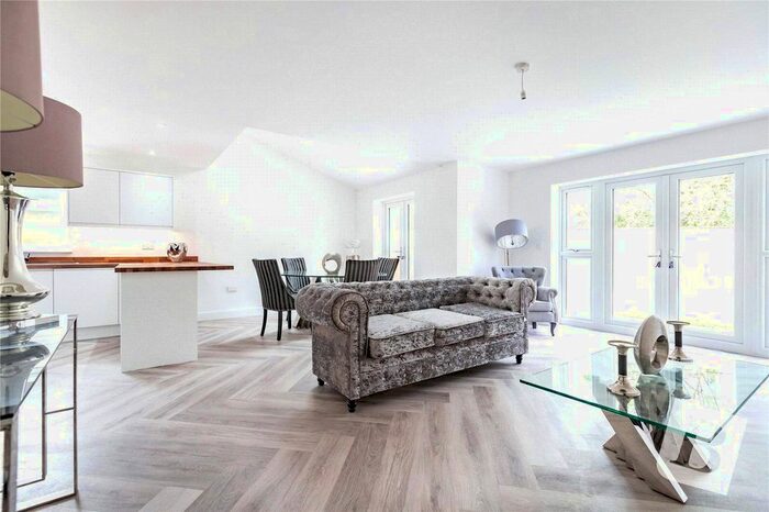 4 Bedroom Detached House To Rent In Sloane Mews, Prospect Road, Hornchurch, RM11