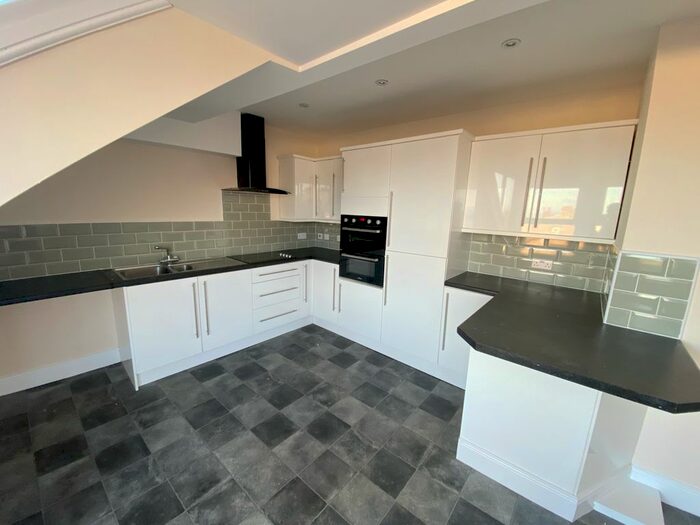 2 Bedroom Flat To Rent In West End Road, Morecambe, LA4