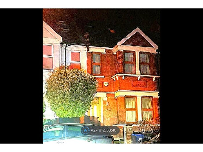 5 Bedroom Semi Detached House To Rent In Glossop Road, South Croydon, CR2