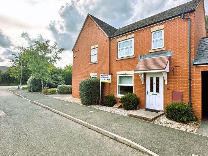 3 Bedroom Semi-Detached House For Sale In Collins Drive, Bloxham - No Onward Chain, OX15