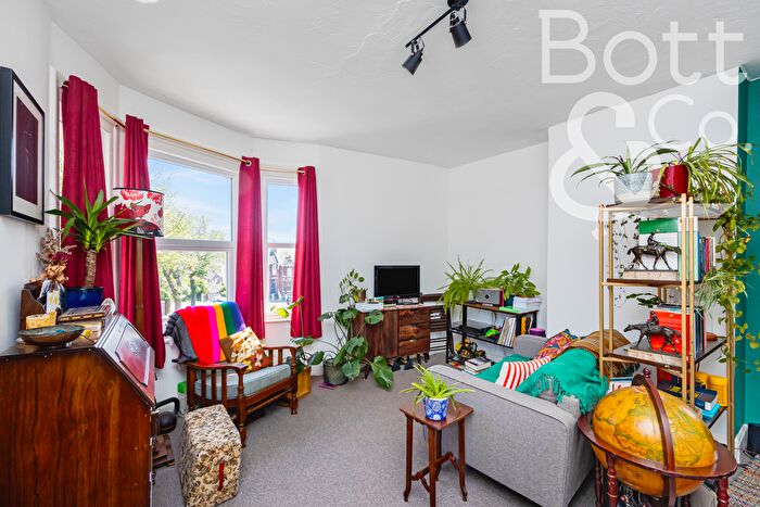 1 Bedroom Flat For Sale In Queens Park Road, Brighton, BN2