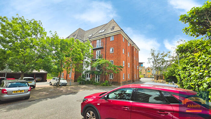 2 Bedroom Apartment To Rent In Hardie's Point, Hawkins Road, Colchester, CO2