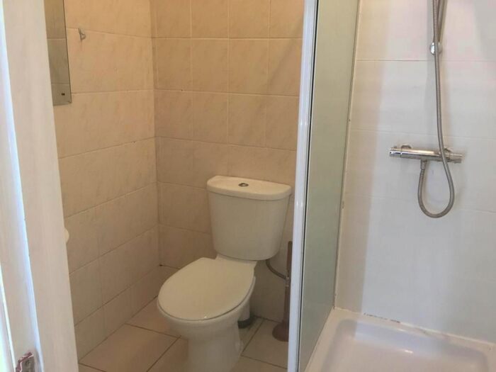 Studio To Rent In Rayners Lane, Pinner HA5