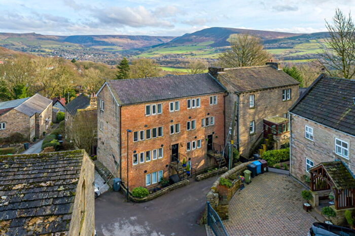 2 Bedroom Flat For Sale In Beech Lane, Grasscroft, Oldham, OL4