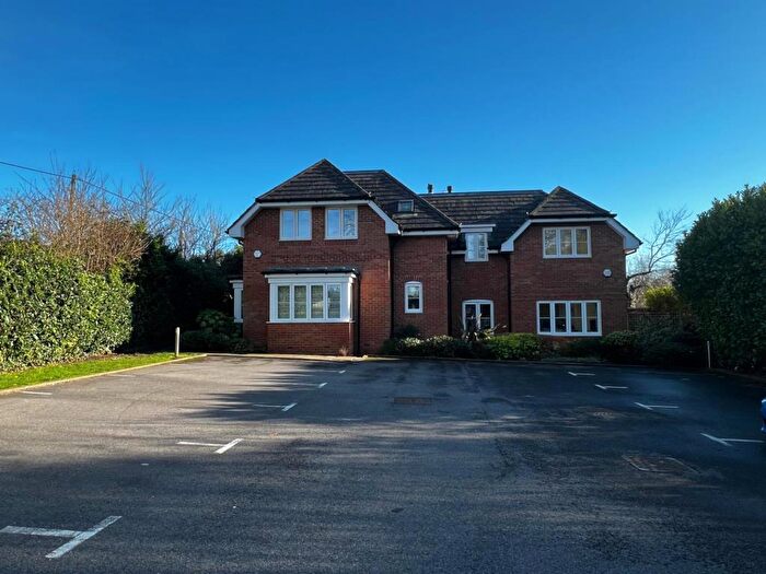 2 Bedroom Flat For Sale In Chesham, Buckinghamshire, HP5