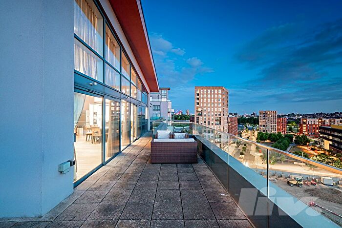 5 Bedroom Penthouse To Rent In Empire House, East Drive, Beaufort Park, NW9