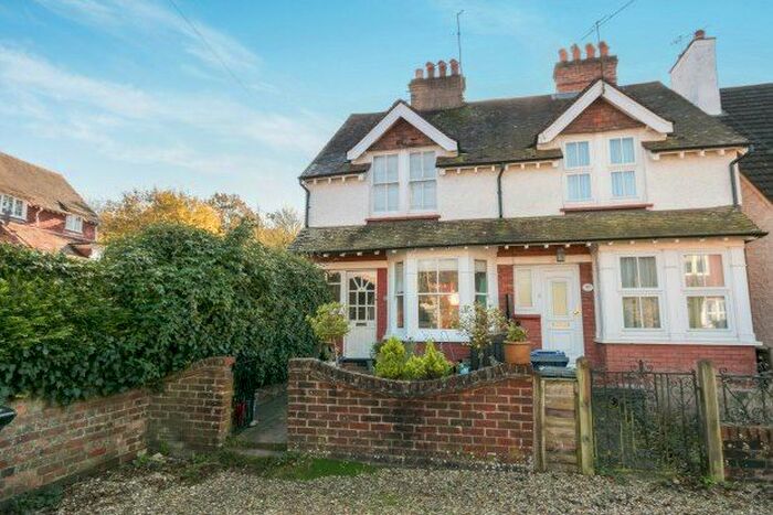 2 Bedroom Property To Rent In Meadow Vale, Haslemere, GU27